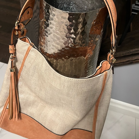COPY - Sondra Roberts Squared coated linen summer hobo bag with tassel summer c… - Picture 11 of 17